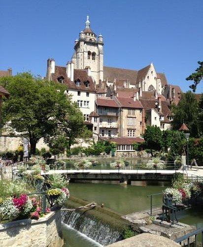 la-collegiale-seen-from